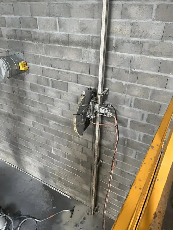 Sciage mural à Carrouges